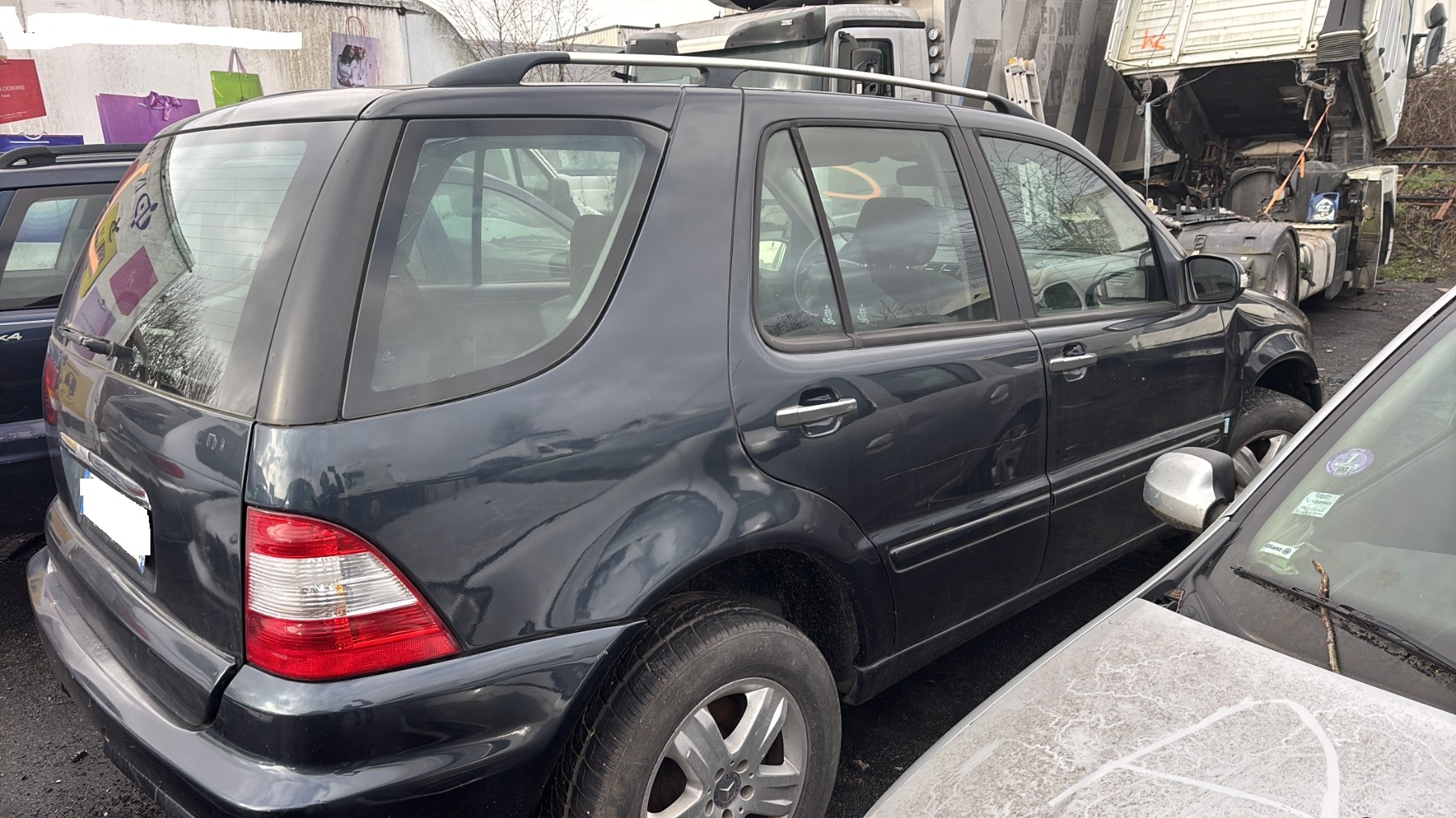 6445vhu_photo202601Vehicule-MERCEDES-CLASSEM163PHASE2-2004-c4bae689d824dfaf81648c83a7203ab6f8795133d1e7a108d12523b42c7bfc8a_o