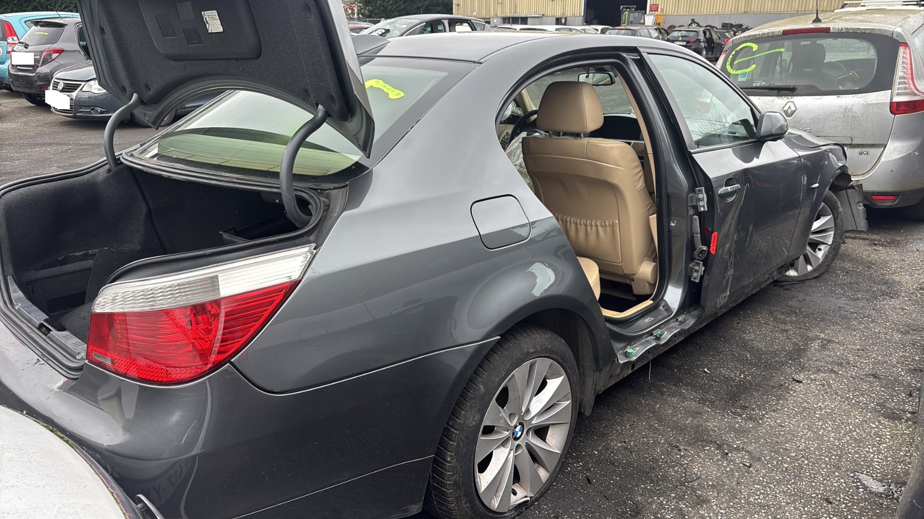 6445vhu_photo202602Vehicule-BMW-SERIE5E60PHASE2-2006-f76f8197acf3b6241339f583bd20d150e88b2cc3e64578649d2d5ef9212e7b60_o