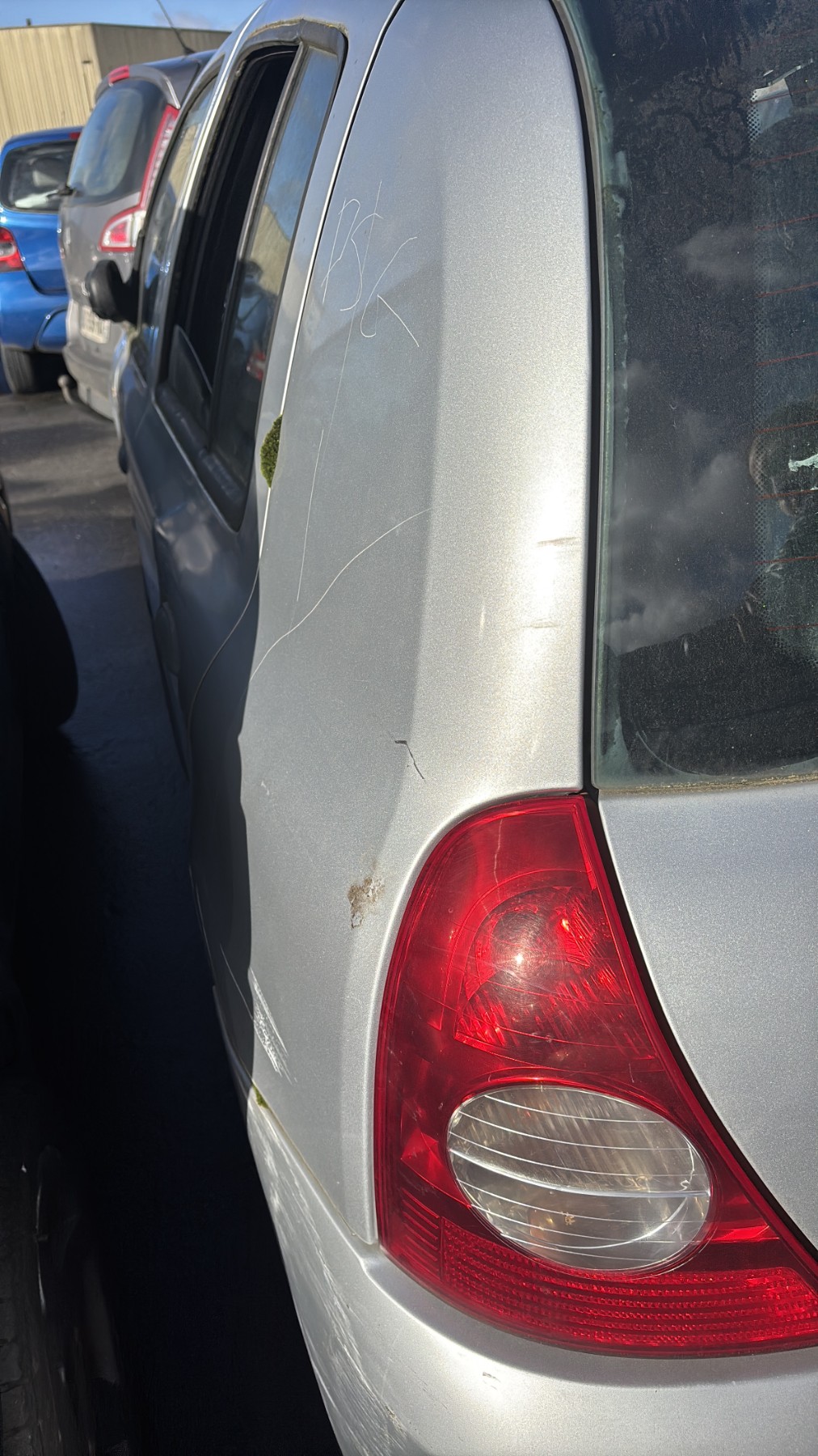 6445vhu_photo202602Vehicule-RENAULT-CLIO2PHASE2-2006-6713a9aeca3b124c01f6c08e28d617a2a7302e4b575536ac6e52d7ab5c2aa814_o