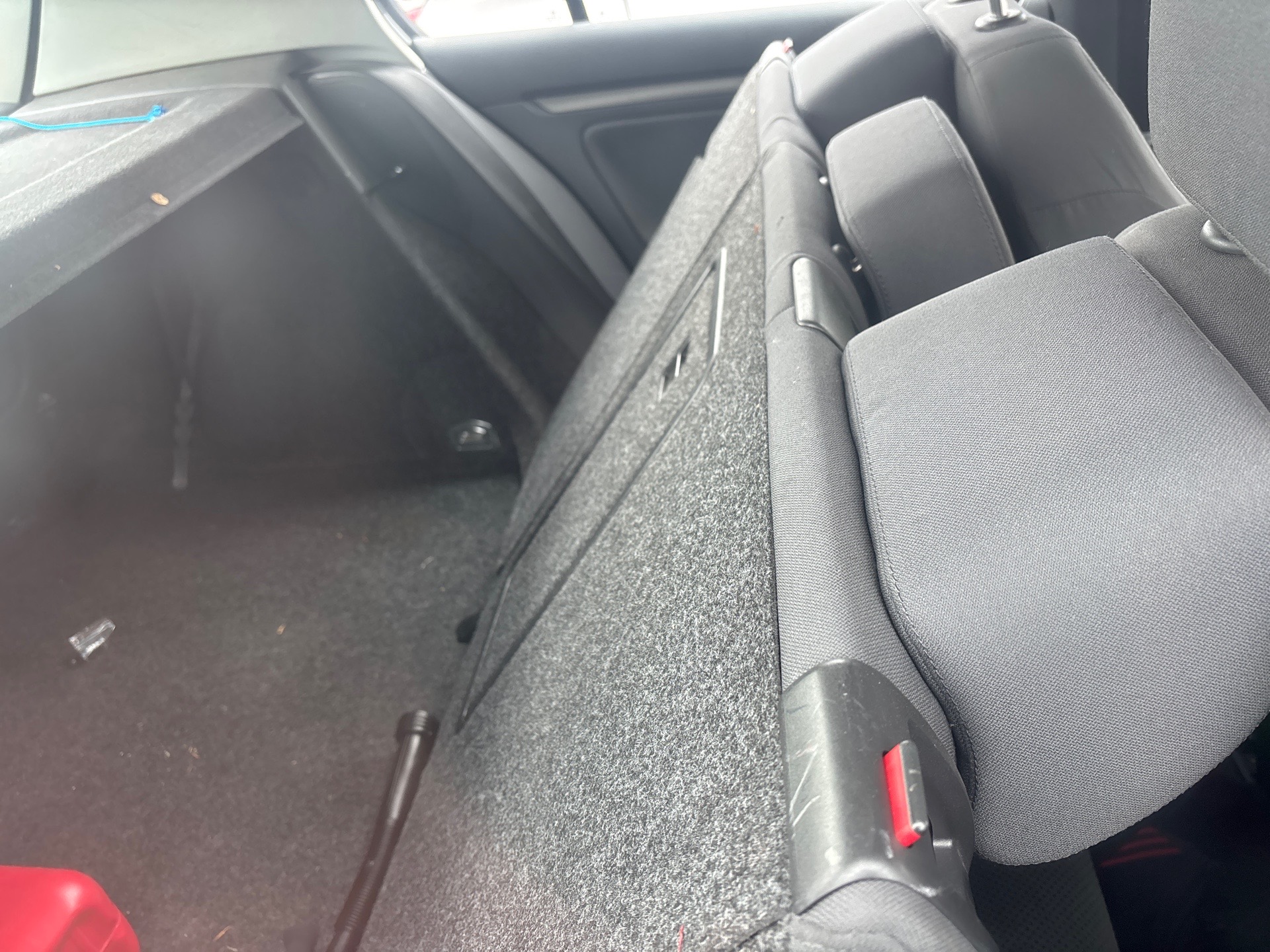 EC-110-DA-Vehicule-VOLKSWAGEN-GOLF 5 1,4-2005-115437-SJUQQN